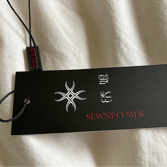 Sewneo Fine Silk Scarf - NWT - Picture 4 of 6